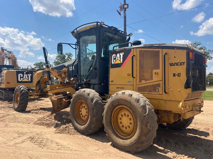 2011-caterpillar-12m-image-2