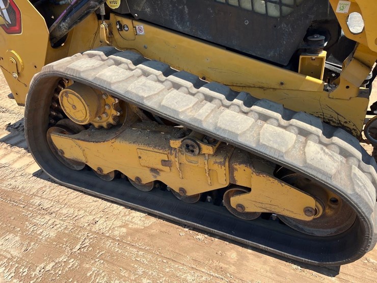2022-caterpillar-259d3-image-13