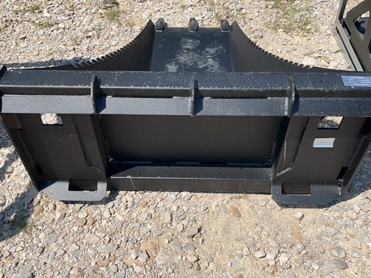skid-steer-stump-bucket-image-3