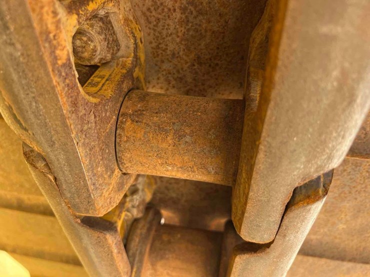 2019-caterpillar-d6n-lgp-image-18