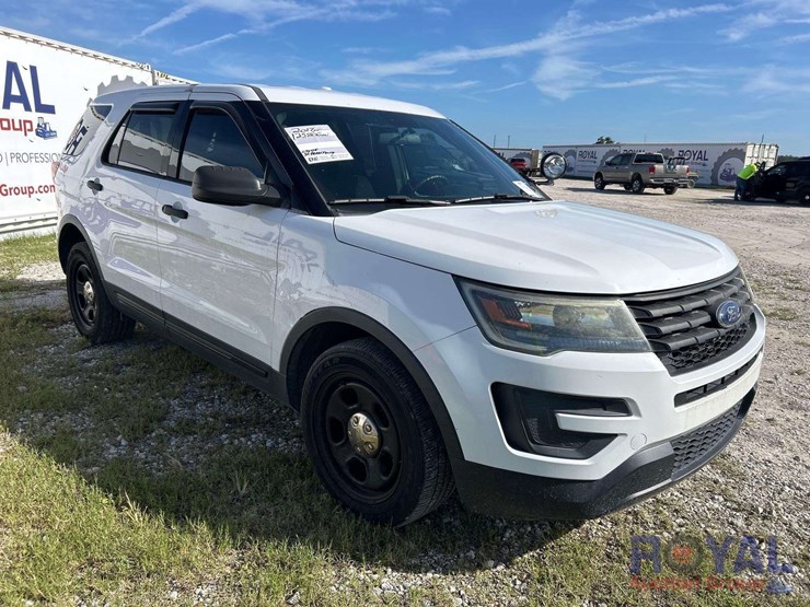 2017-ford-explorer-image-2