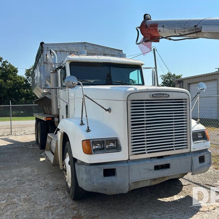 1998 Freightliner Dry Tender Truck (CP0654, Unit 28644)