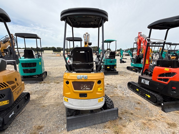 #220-•-#26490-•-unused-cfg-xz20r-mini-excavator-image-5