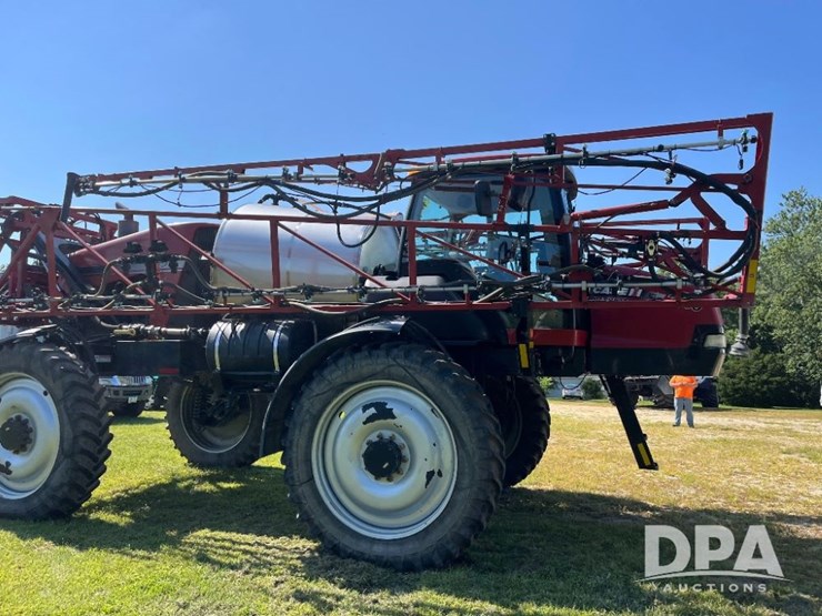 2011-case-ih-patriot-3330-image-7