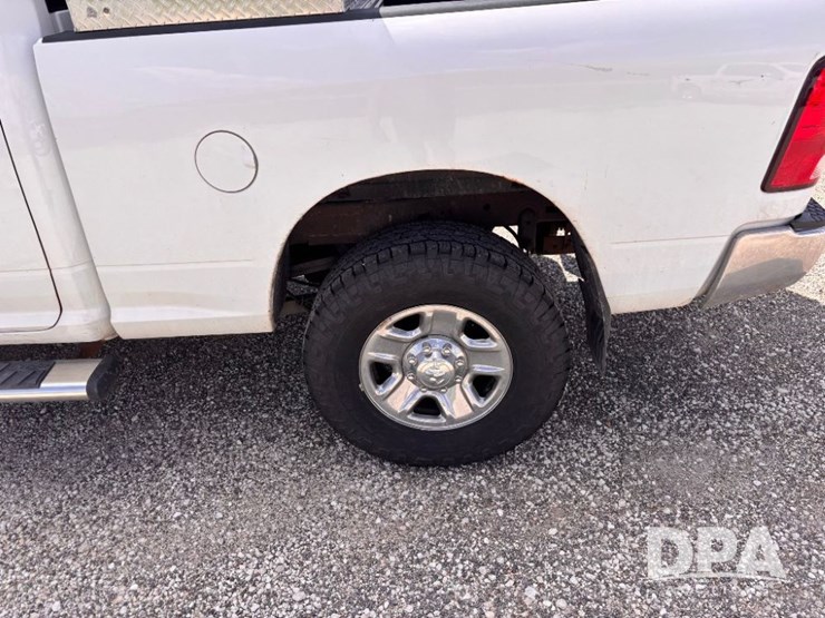 2016-dodge-ram-2500-image-26