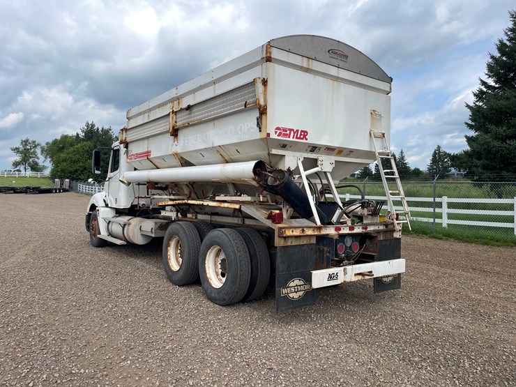 #2100-•-2006-freightliner-grain-truck-(has-mn-title)-image-3