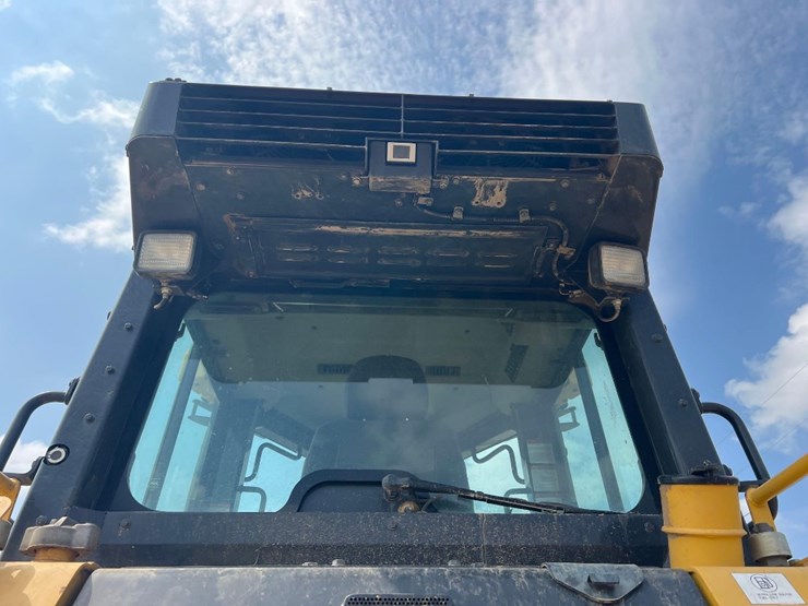 2018-komatsu-d51px-24-image-15
