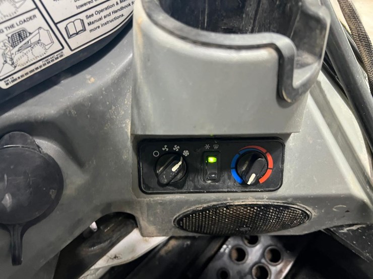 2021-bobcat-t770-image-26