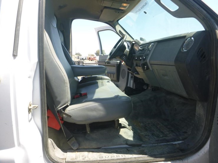 2017-ford-f650-image-11
