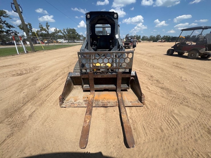 2018-deere-317g-image-3