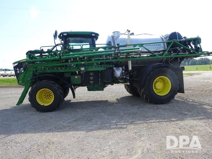 2019-john-deere-f4365-image-16