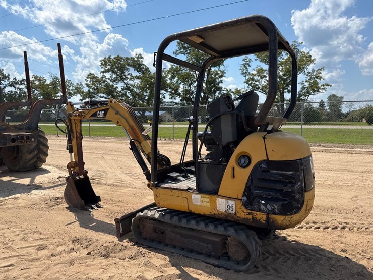 caterpillar-301.5-image-8