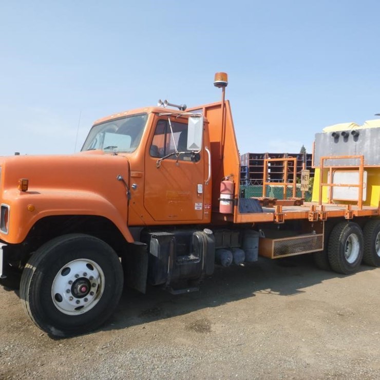 1999 INTERNATIONAL 2574