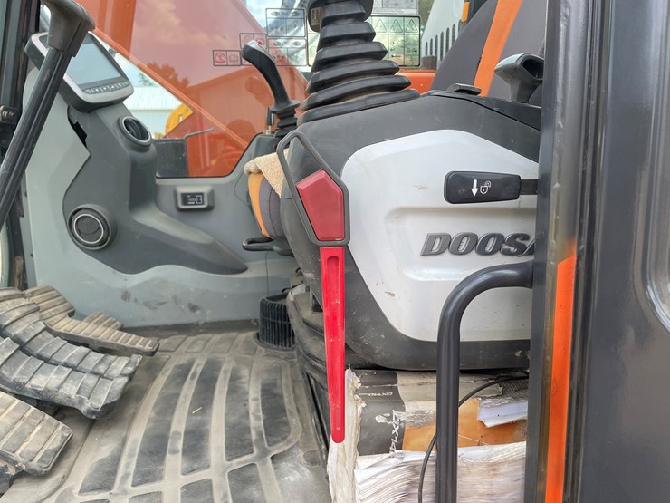 #2052-•-doosan-dx140llr-excavator-(cambridge,-mn)-image-43
