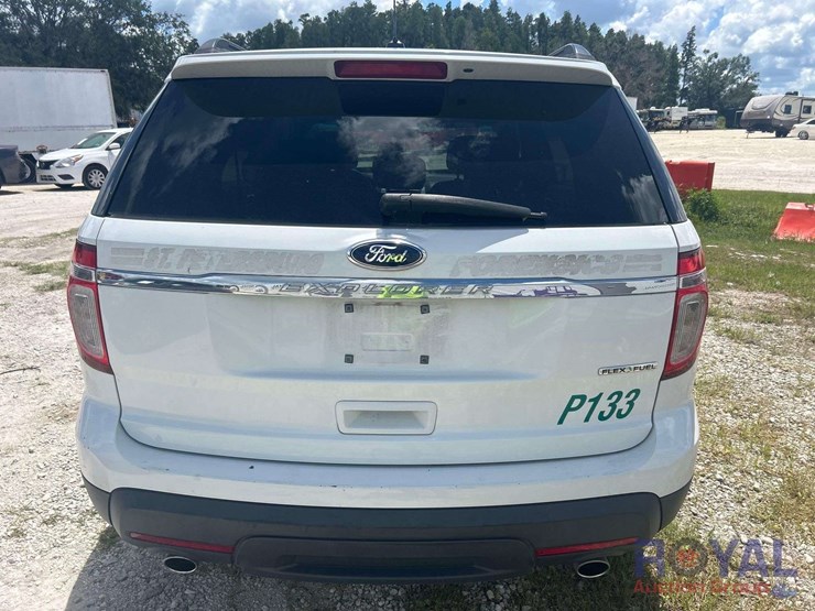 2015-ford-explorer-image-29
