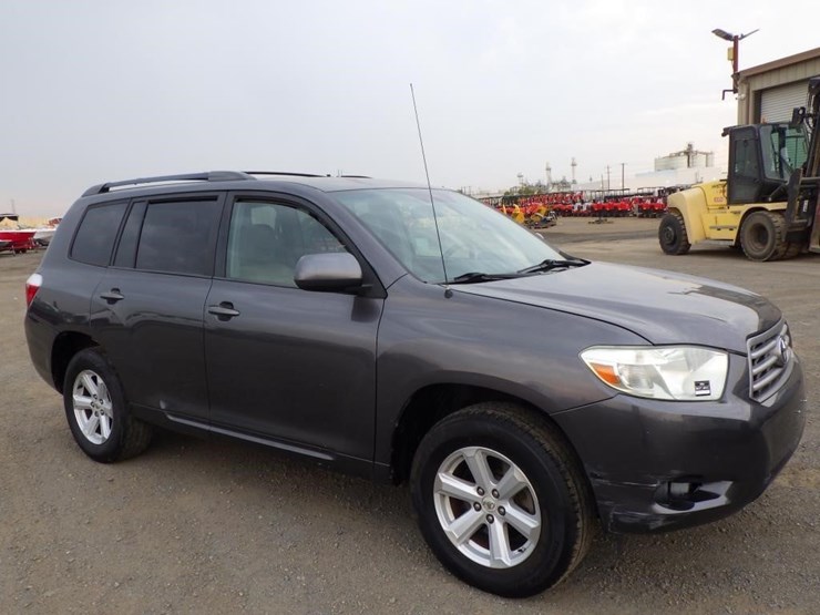 2010-toyota-highlander-image-2