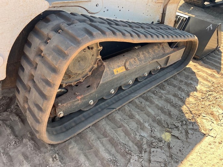 2024-bobcat-t770-image-19
