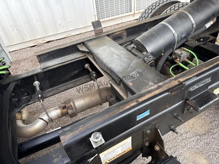 2012-ford-f750-image-11