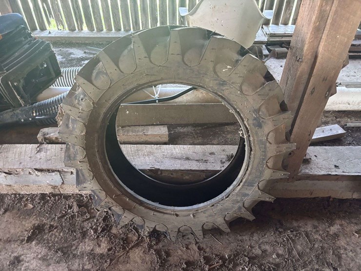 (2)-galaxy-9.5-21-tires-image-7
