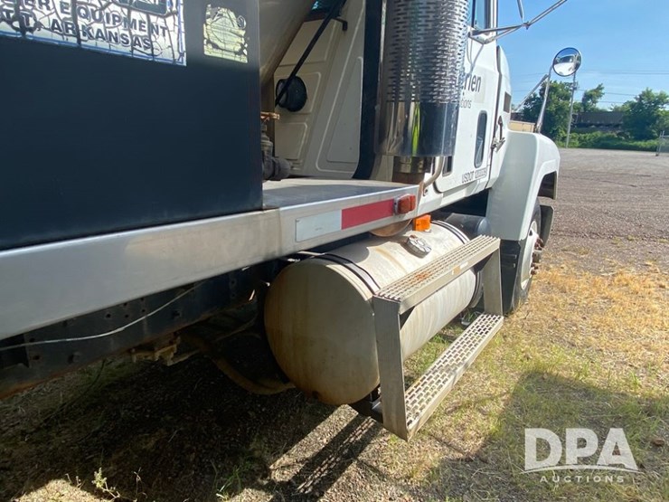 1996-mack-ch613-image-5