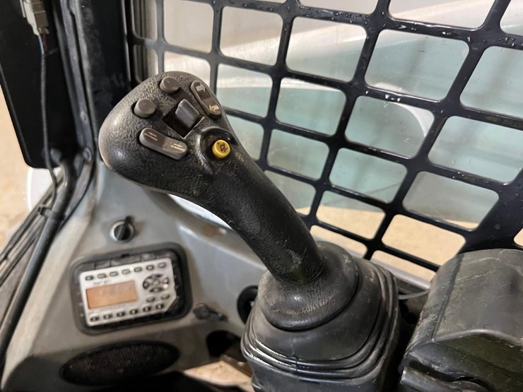 2021-bobcat-t770-image-28