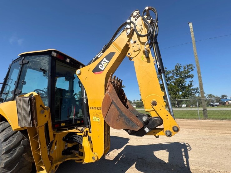 2019-caterpillar-420f2-image-15