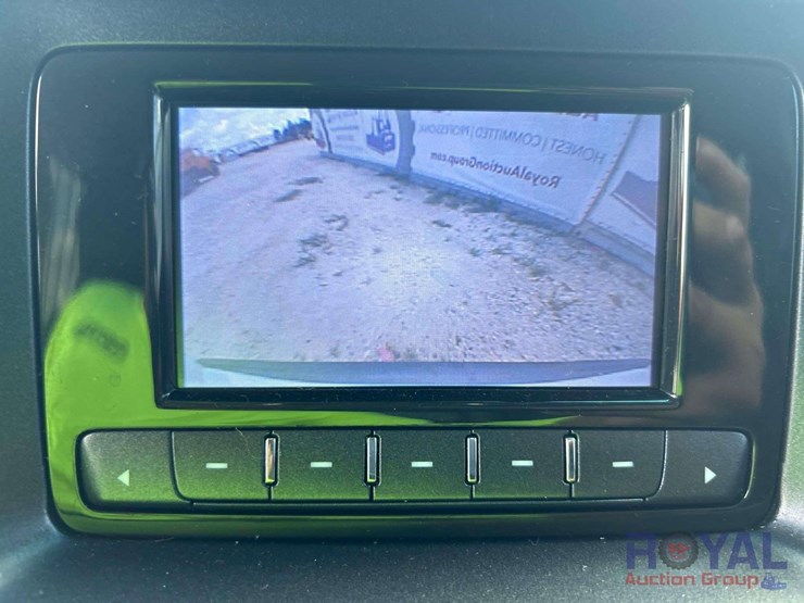2017-chevrolet-tahoe-image-17