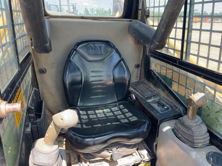 2006-caterpillar-252b-image-24