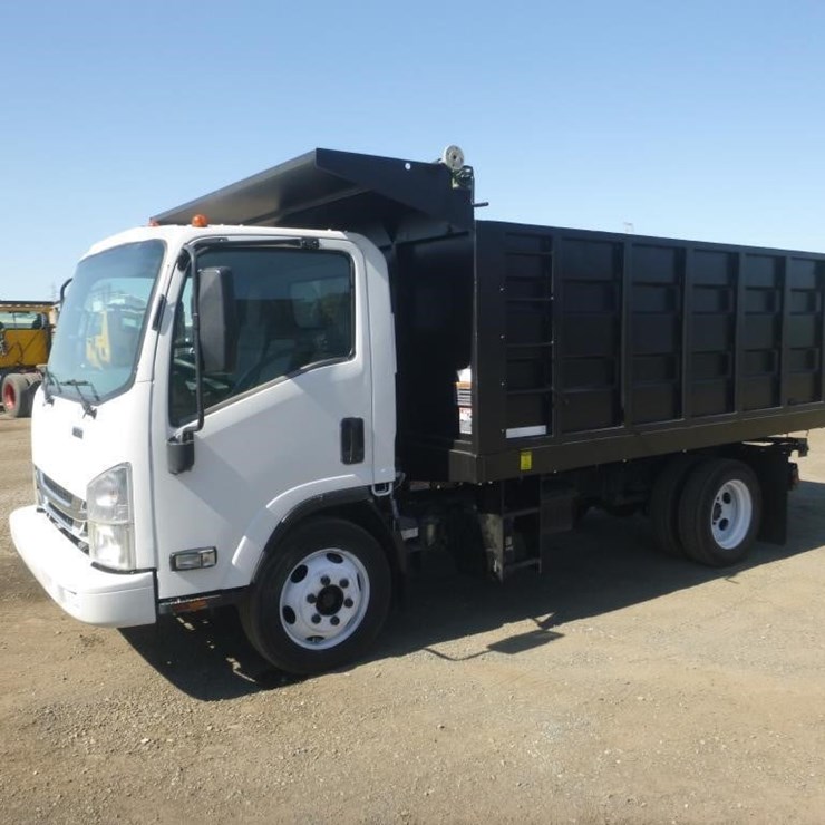 2017 ISUZU NQR