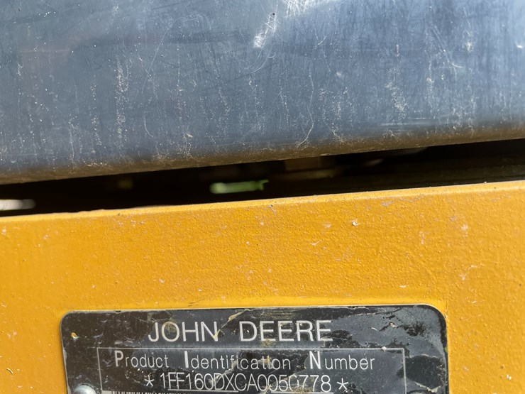 deere-160d-lc-image-17