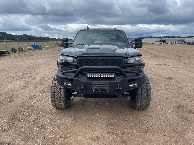 2003-chevrolet-silverado-2500-image-8