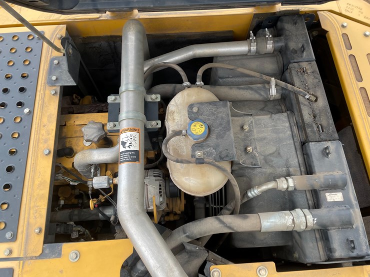deere-160d-lc-image-46