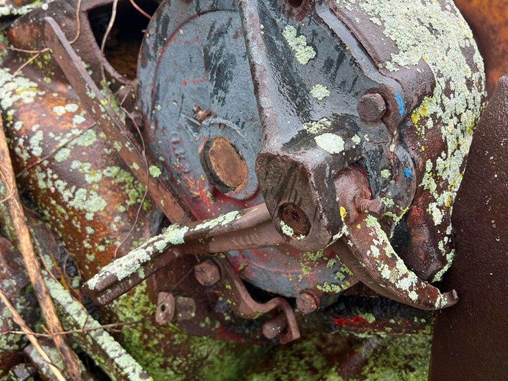 massey-harris-rear-end-image-5