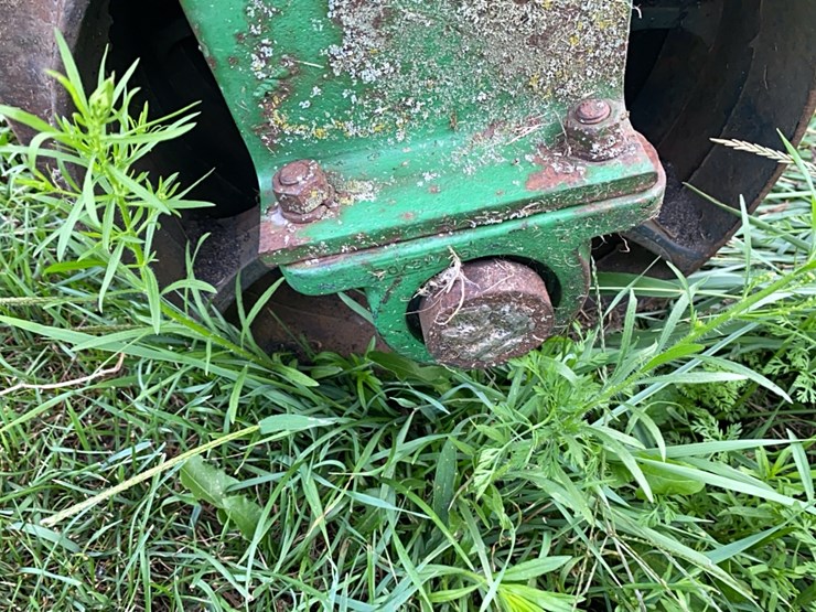 john-deere-12-image-3