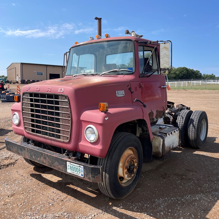 1981 FORD 8000