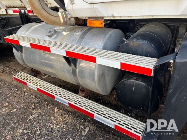 2002-mack-ch613-image-16
