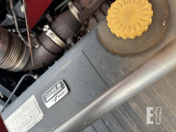 2015-case-ih-8240-image-98