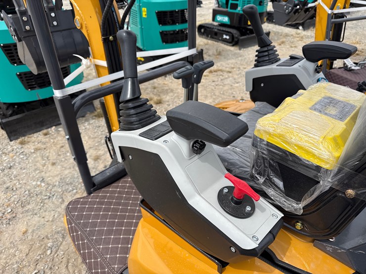 #220-•-#26493-•-unused-cfg-qk18r-mini-excavator-image-29