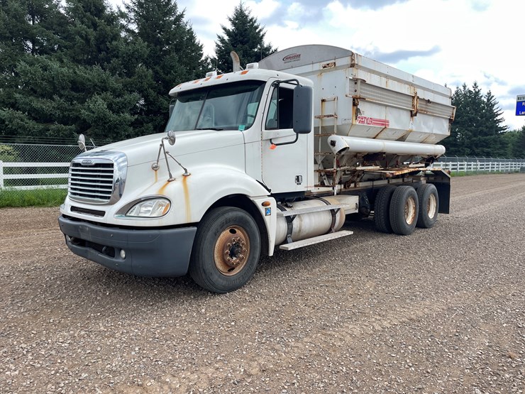 #2100-•-2006-freightliner-grain-truck-(has-mn-title)-image-1