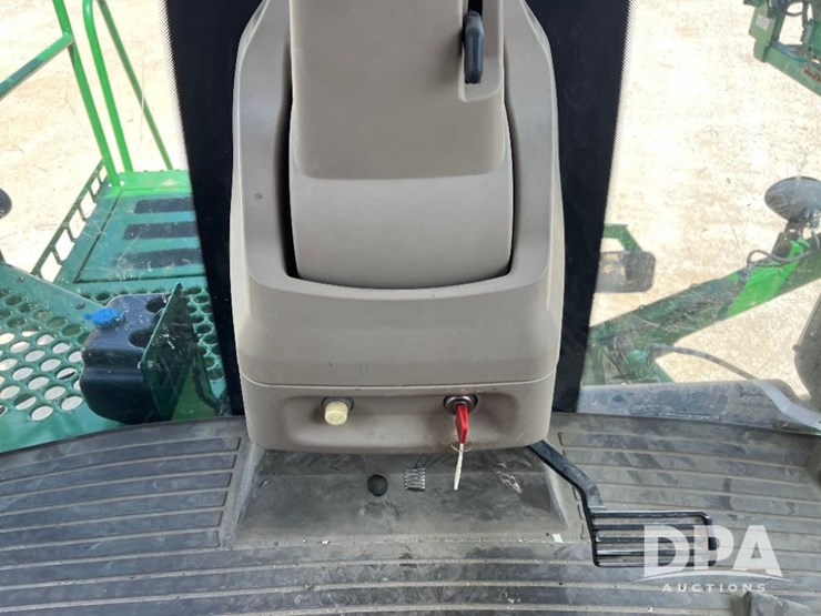 2014-john-deere-r4038-image-78