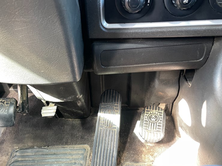 2012-kenworth-t660-image-57