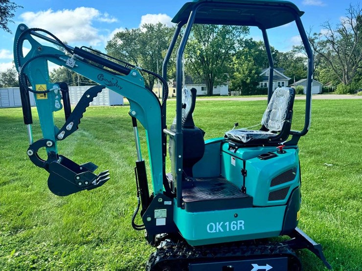 2025-cfg-industrial-qk16r-mini-excavator-...-unused-image-1