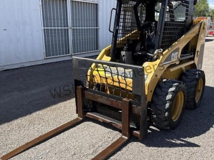 caterpillar-216-image-2