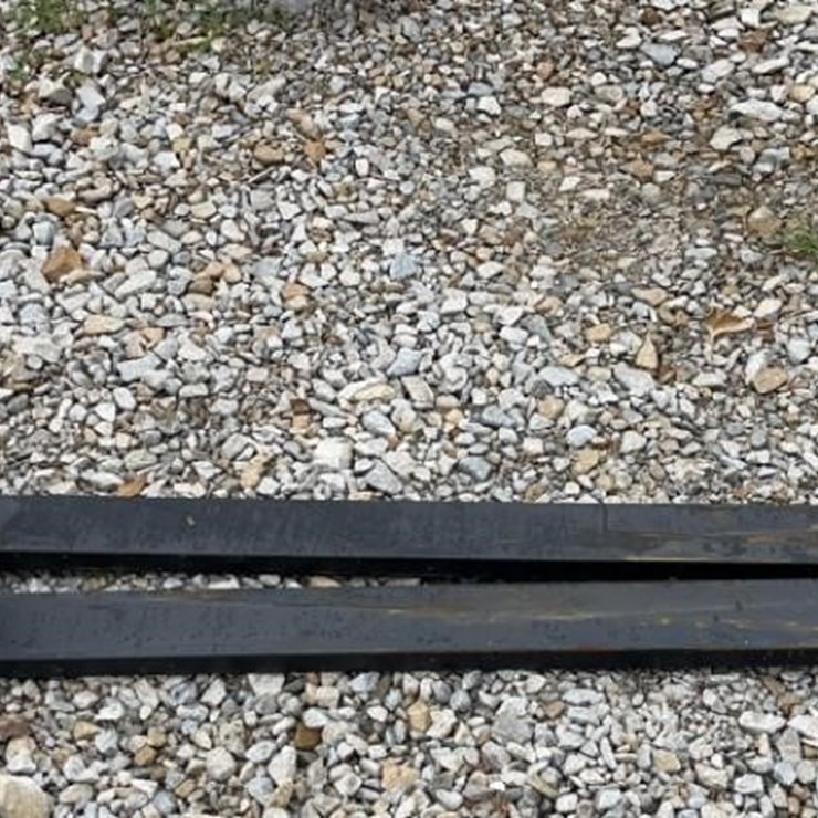 New 60in x 4in Pallet Forks