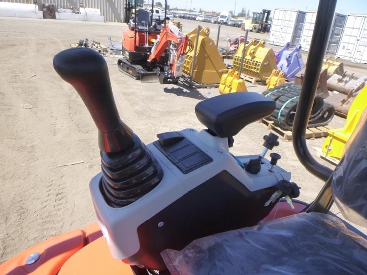 2025-tpm-16-hydraulic-excavator-image-22