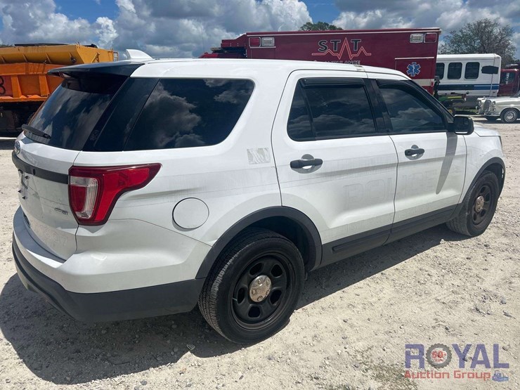 2016-ford-explorer-image-3