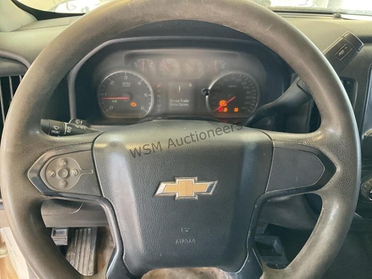 2016-chevrolet-silverado-2500hd-image-15