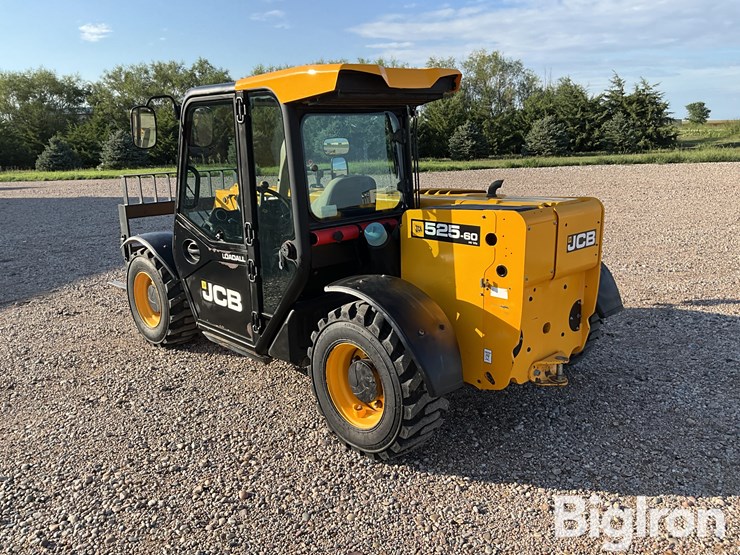 2017-jcb-525-60-image-7