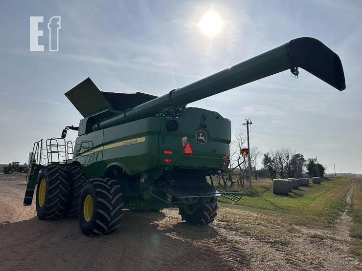 2021-john-deere-s790-image-8
