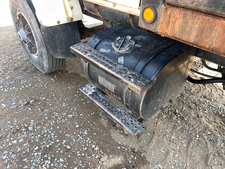 1991-ford-l8000-image-14